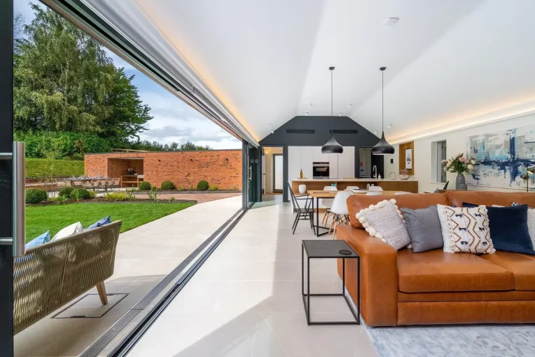luxury hotel east midlands, luxury holiday home east midlands, luxury family rental east midlands 1