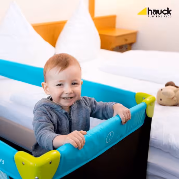 Nos lits pour bébés sont de la marque Hauck - ils sont très confortables et peuvent supporter jusqu'à 15 kg.